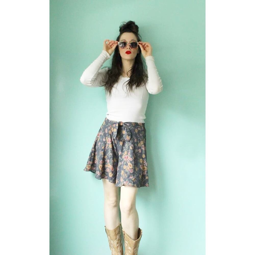EXPRESS Blue Vintage 1990s Floral Lined Mini Skirt - Picture 2 of 10